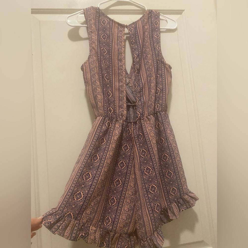 Backless romper;size small - Picture 2 of 2